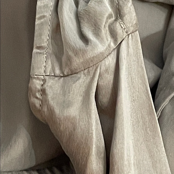 CABi Grey Silk Sleeveless Tank Top Blouse Womens Size Large - Picture 11 of 11